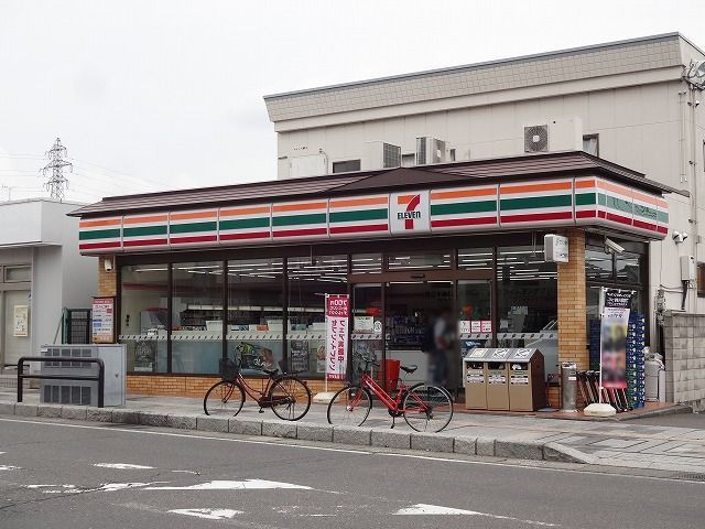 コンビニ　セブンイレブン　広丘駅前店（コンビニ）まで750m