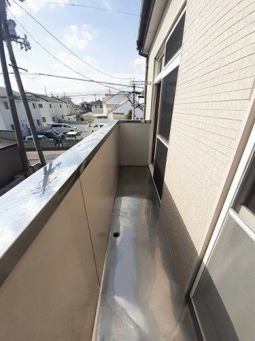 バルコニー　開放的で明るい空間を演出してくれるバルコニーです