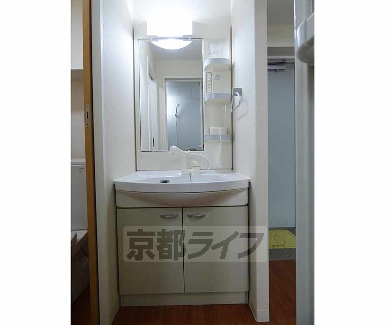 洗面設備　独立洗面台です。