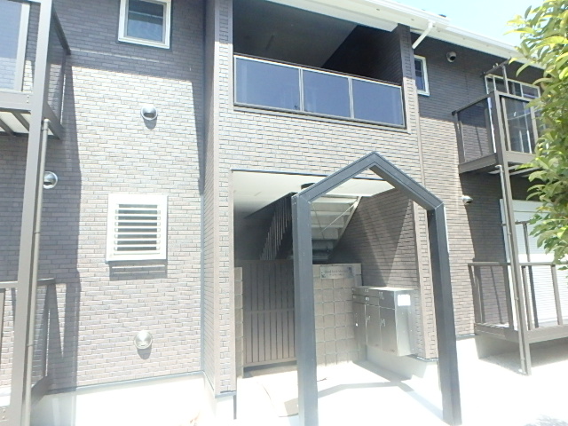 建物外観　駐車場あります