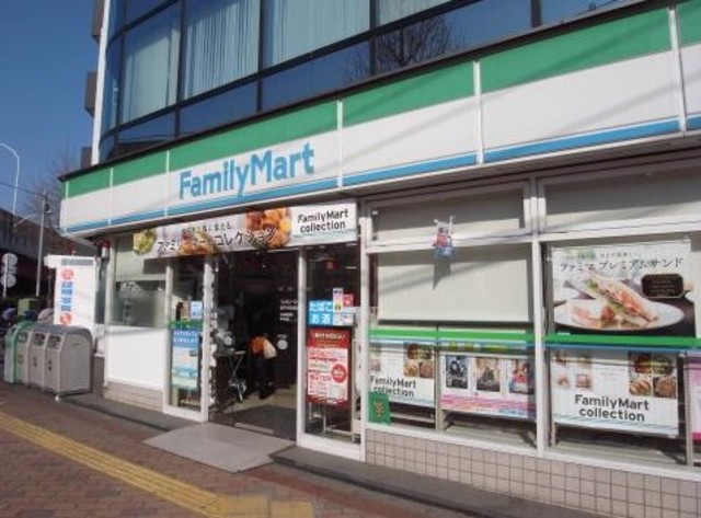 コンビニ　ファミリーマート高円寺陸橋店（コンビニ）まで383m