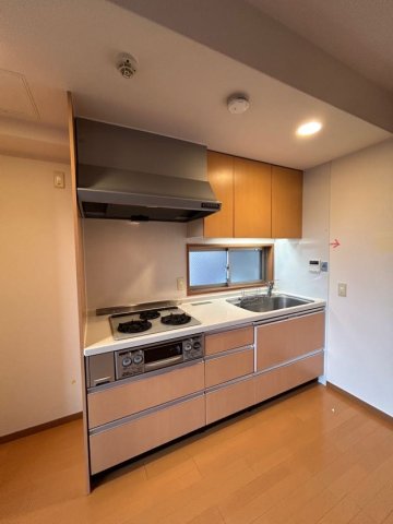 キッチン　コンパクトなキッチンで掃除もラクラク