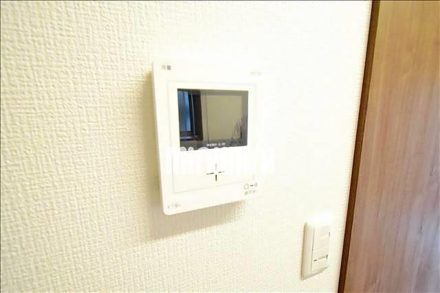 セキュリティ　ＴＶモニター付きのインターホンです♪