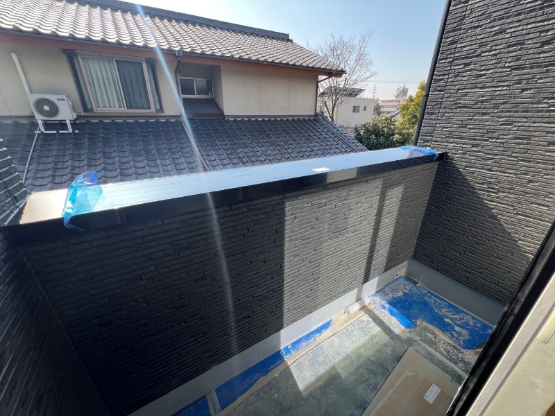 バルコニー　建築中の画像です。