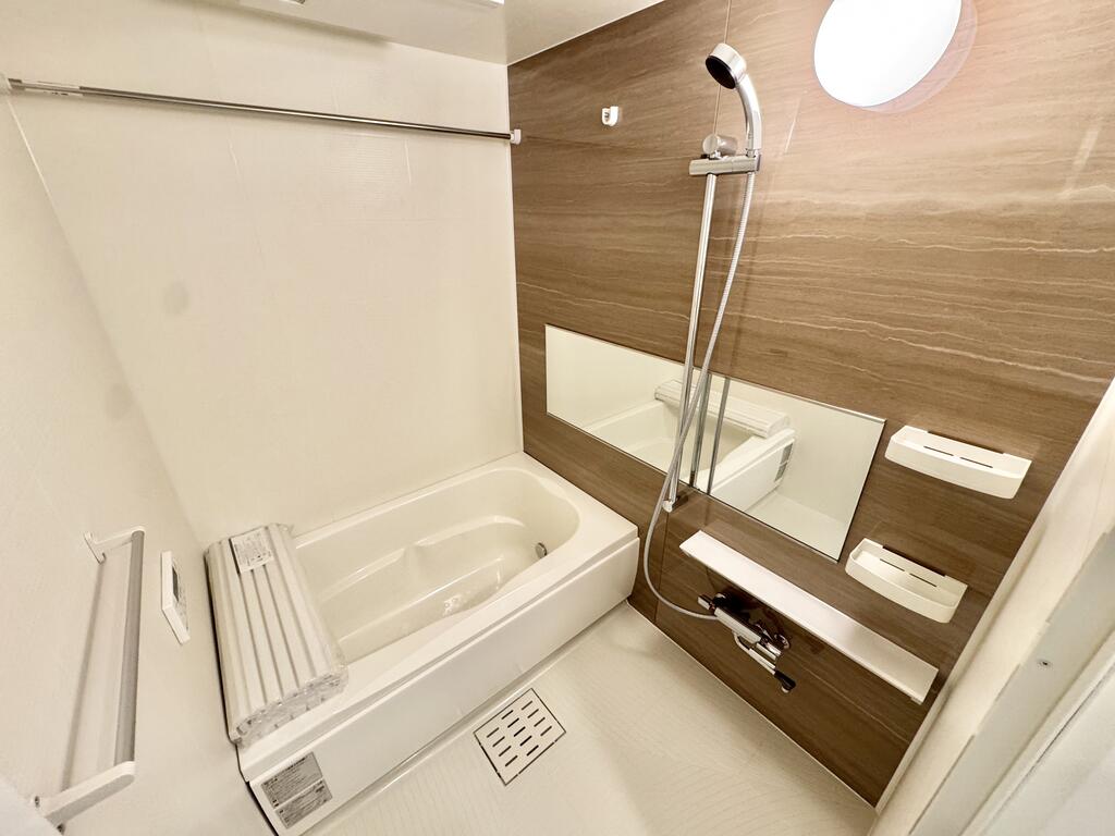 バス・シャワールーム　105号の写真です。