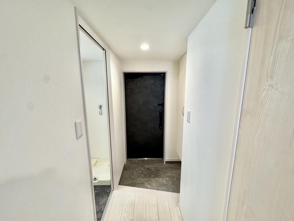 玄関　105号の写真です。