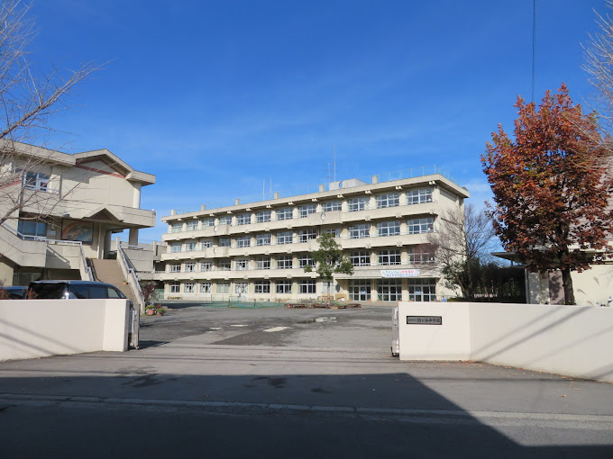 中学校　海老名市立柏ケ谷中学校（中学校）まで681m