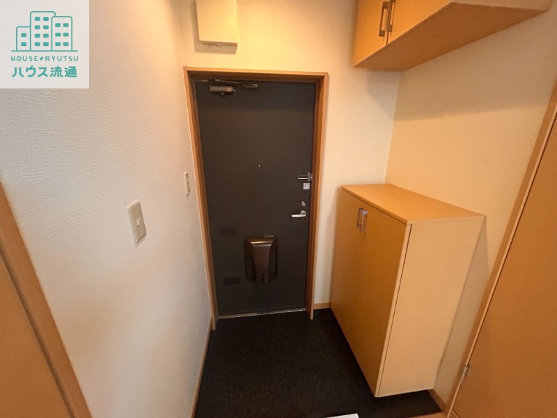 玄関　別号室の写真になります。