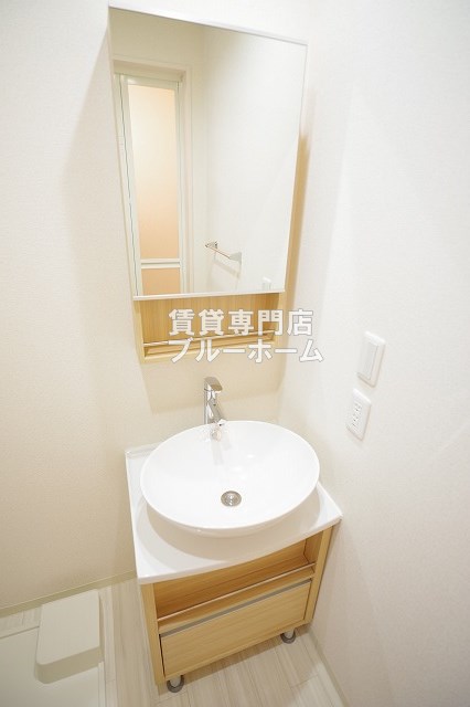 洗面設備　オシャレな独立洗面台！