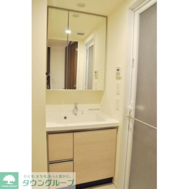 洗面設備　※写真は同タイプ住戸です。