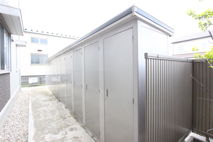 その他設備　タイヤなどしまえるトランクルームもございます♪