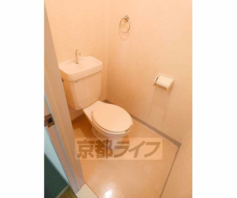 トイレ　清潔感のあるトイレです