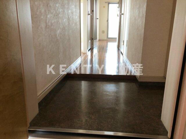 玄関　収納もある玄関です