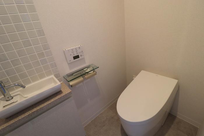 トイレ　温水洗浄便座