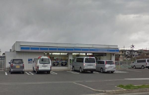 コンビニ　ローソン堺高尾一丁店（コンビニ）まで635m