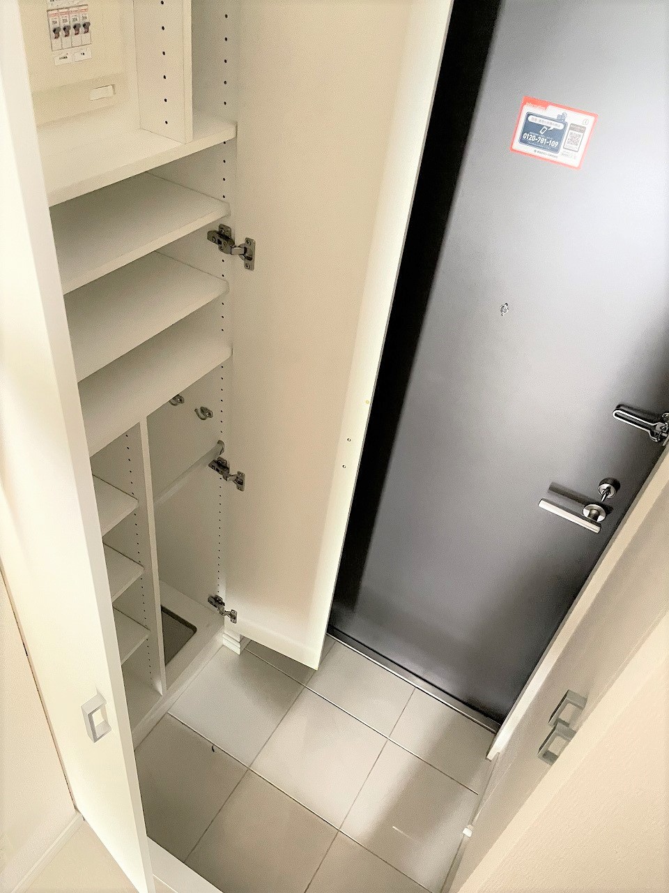 玄関　シューズボックス付き☆