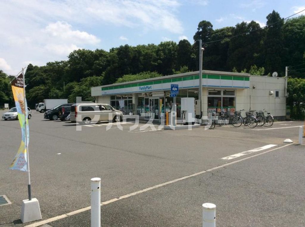 コンビニ　ファミリーマート千葉天戸町店（コンビニ）まで660m