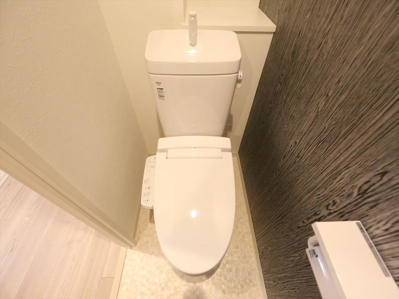 トイレ　温水洗浄暖房便座付トイレ