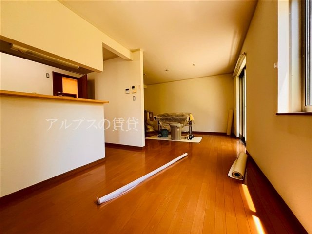 居室・リビング　反転タイプ