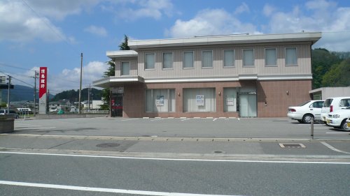 銀行　但馬信用金庫 八鹿支店（銀行）まで457m
