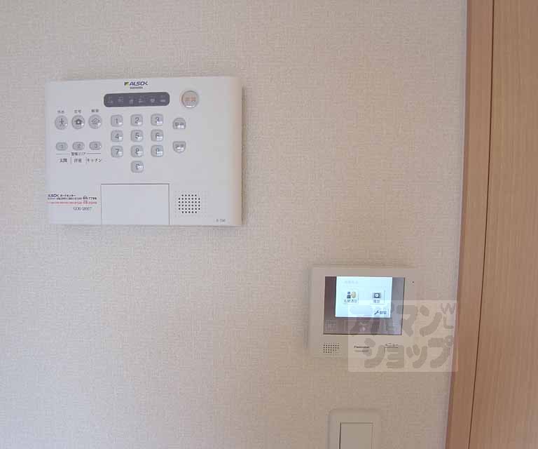 セキュリティ　ＴＶモニターフォンとＡＬＳＯＫ操作パネルです。