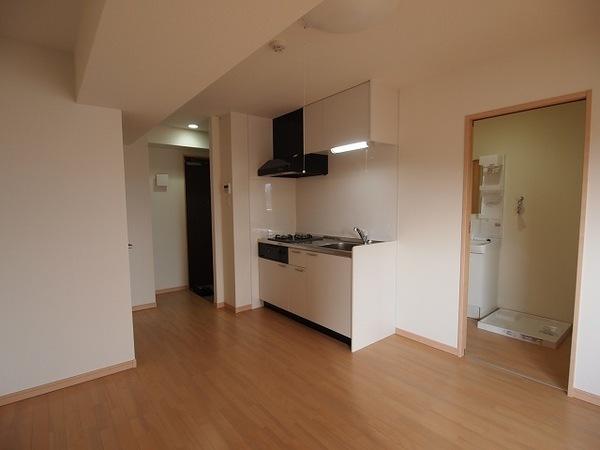 キッチン　広めのキッチンは家電の配置に困りません。