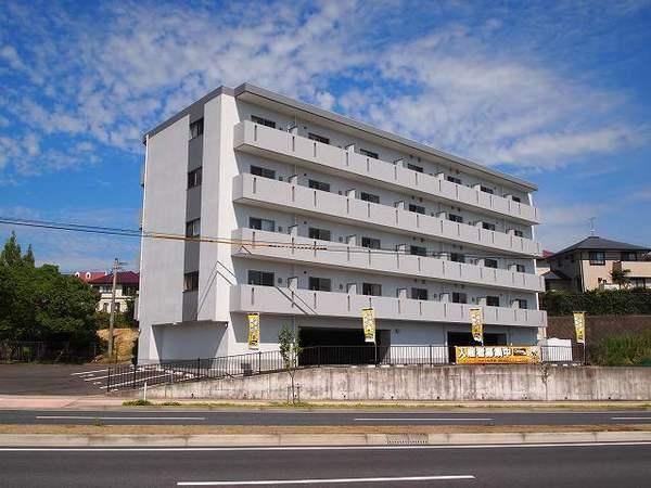 建物外観　バルコニーからは大村湾が望めます