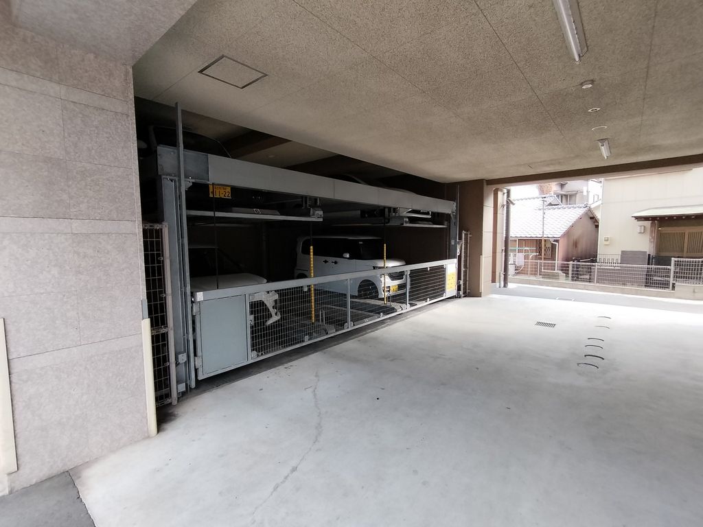 駐車場　駐車場