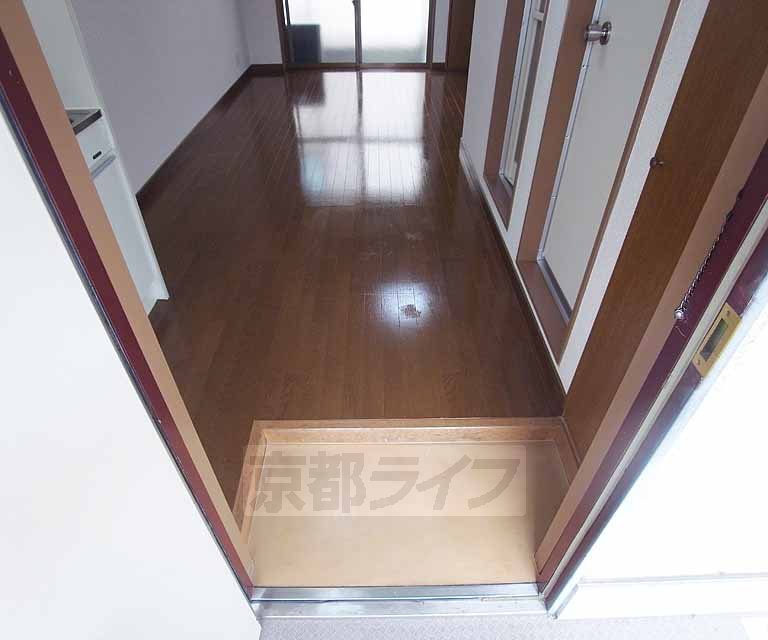 玄関　・お部屋探しは京都ライフまで・