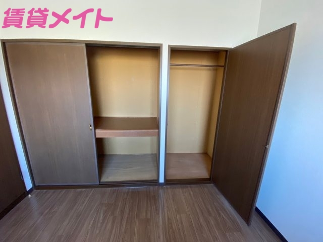 収納　同型参考写真