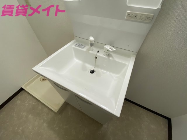 洗面設備　同型参考写真