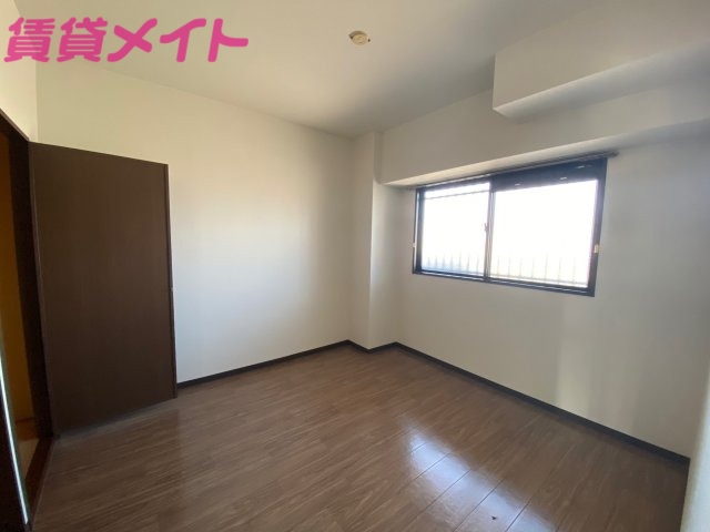 居室・リビング　同型参考写真