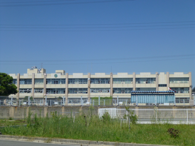 小学校　磐田市立竜洋西小学校（小学校）まで480m