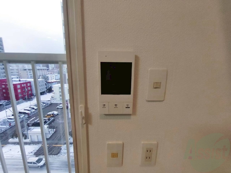 セキュリティ　ＴＶモニター付インターホンです。来客者の顔が見えるので安心！