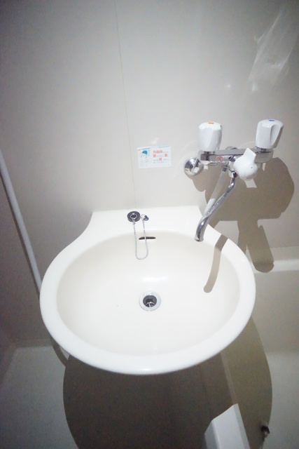 洗面設備　洗面ボウルもついているので、ここで洗顔できますね☆