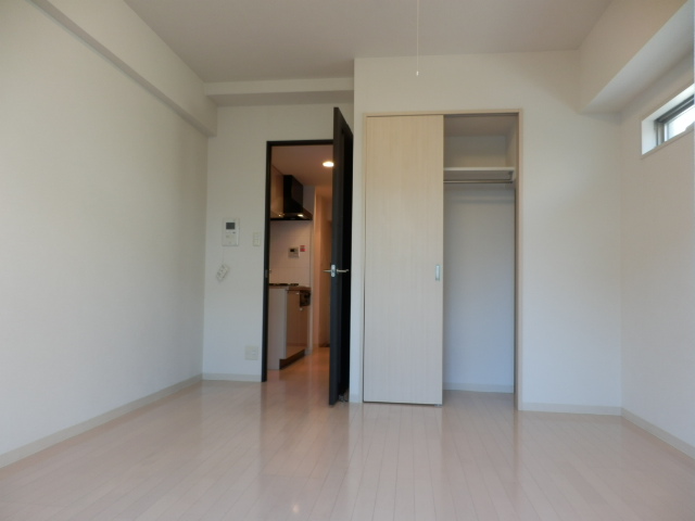 居室・リビング　内観2