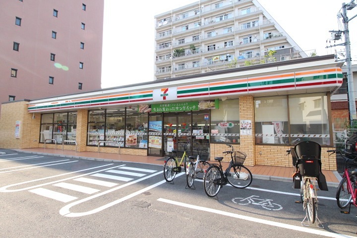 コンビニ　セブンイレブン 荒川東日暮里2丁目店（コンビニ）まで406m