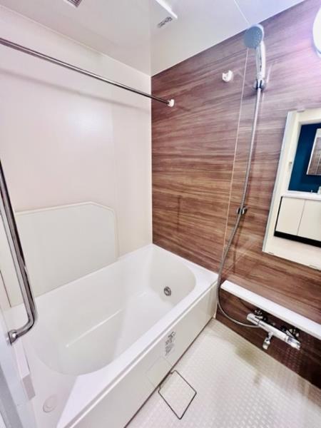 バス・シャワールーム　コンパクトで使いやすいお風呂です