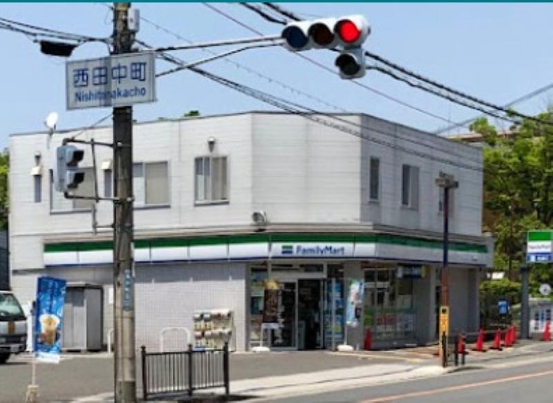 コンビニ　ファミリーマート茨木畑田町店（コンビニ）まで914m