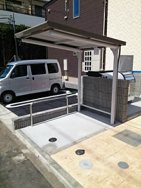 その他共有部分　屋根付きの駐輪場がございます。