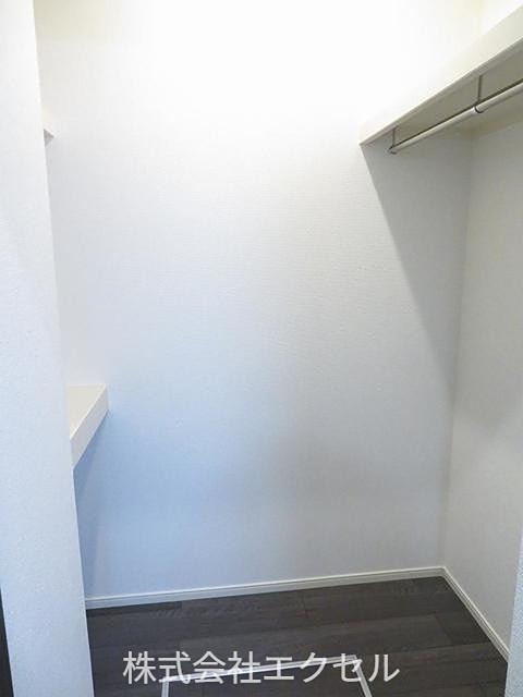 収納　人気のウォークインクロゼットでたっぷり収納いただけます。