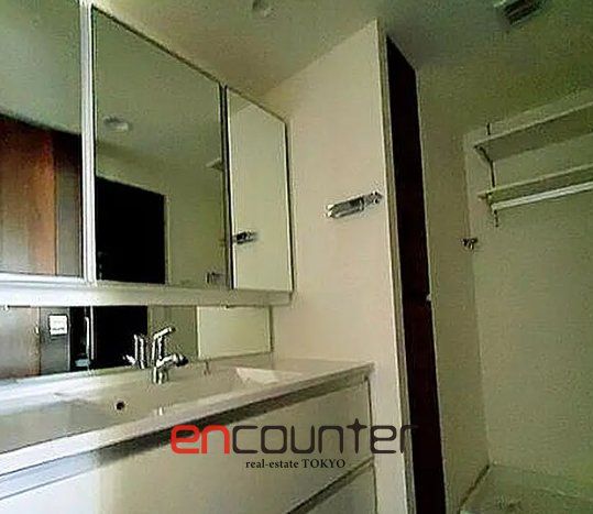 洗面設備　※同マンション別室参考写真