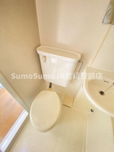 トイレ　ゆったりとした空間のトイレです