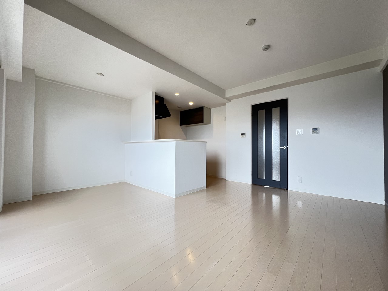 居室・リビング　※同物件、別部屋の写真です。