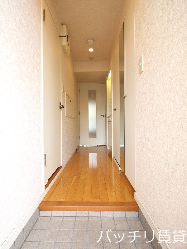 玄関　※同型タイプの為、現況優先