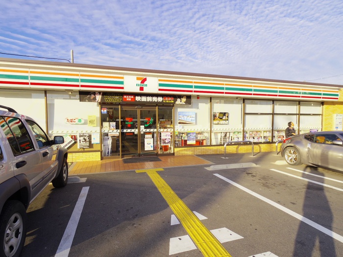 コンビニ　セブンイレブン（コンビニ）まで100m
