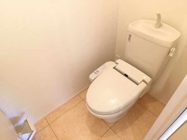 トイレ　温水洗浄便座付トイレ