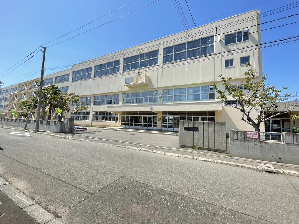 小学校　札幌市立手稲山口小学校（小学校）まで991m