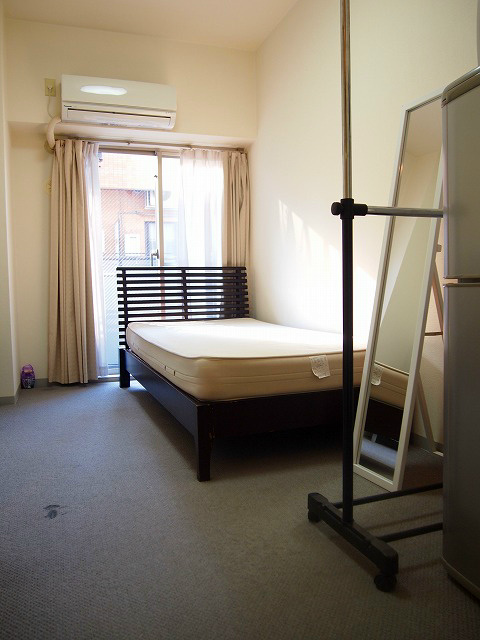 居室・リビング　家具家電一式付き！仲介手数料は半月分です！