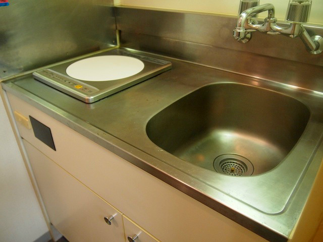 キッチン　家具家電一式付き！仲介手数料は半月分です！